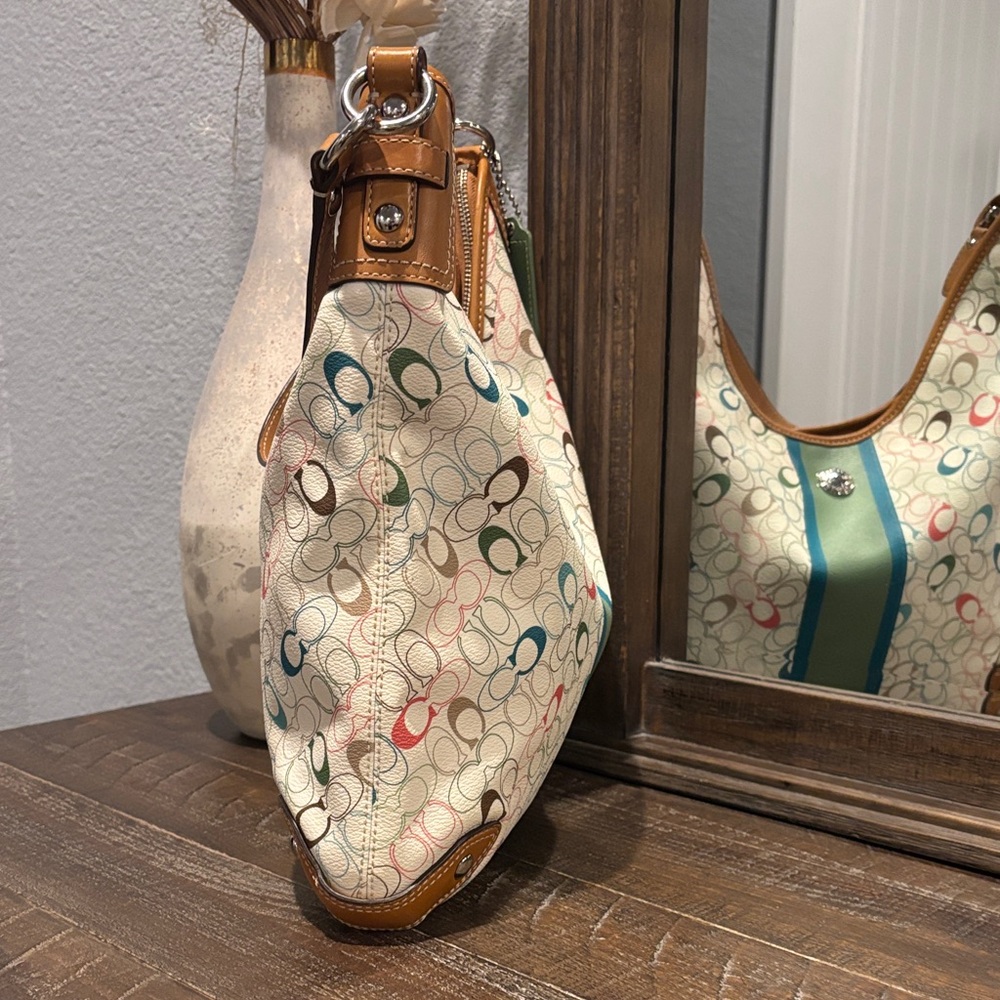 Coach 2010 collection Cream and Brown Shoulder Bag with Green Accent - Picture 5 of 12